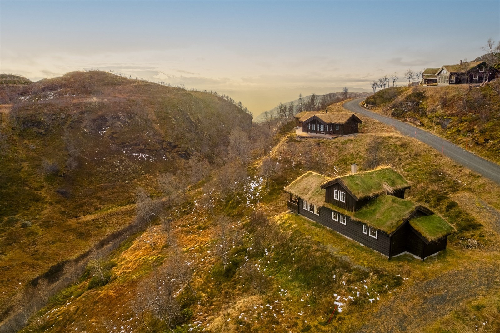 Velforeningen samler hytteeierne sosialt og til felles dugnad, noe som gir inkludering og hjemmefølelse. Galleribilde