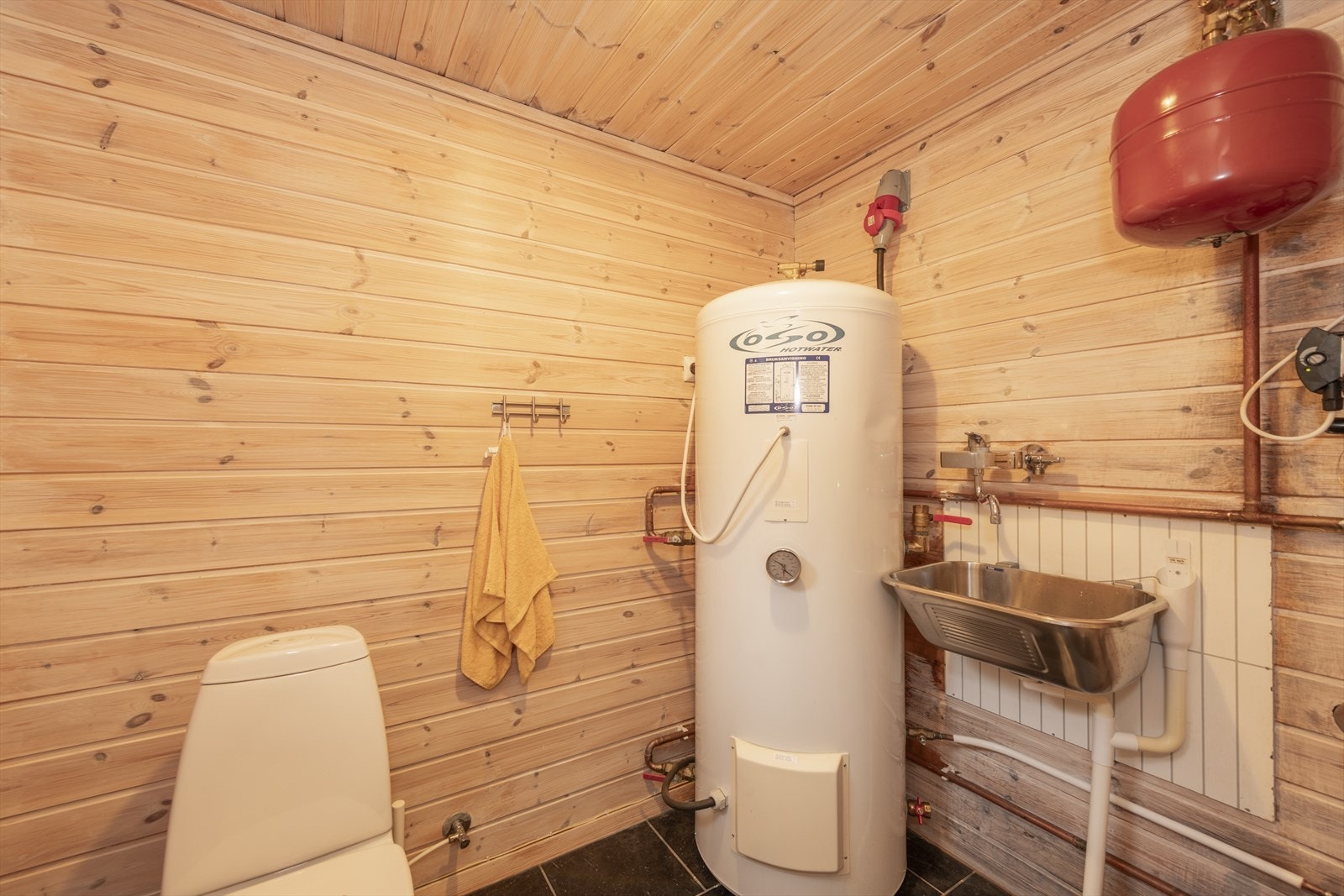 Toalettrom/ teknisk rom. Galleribilde