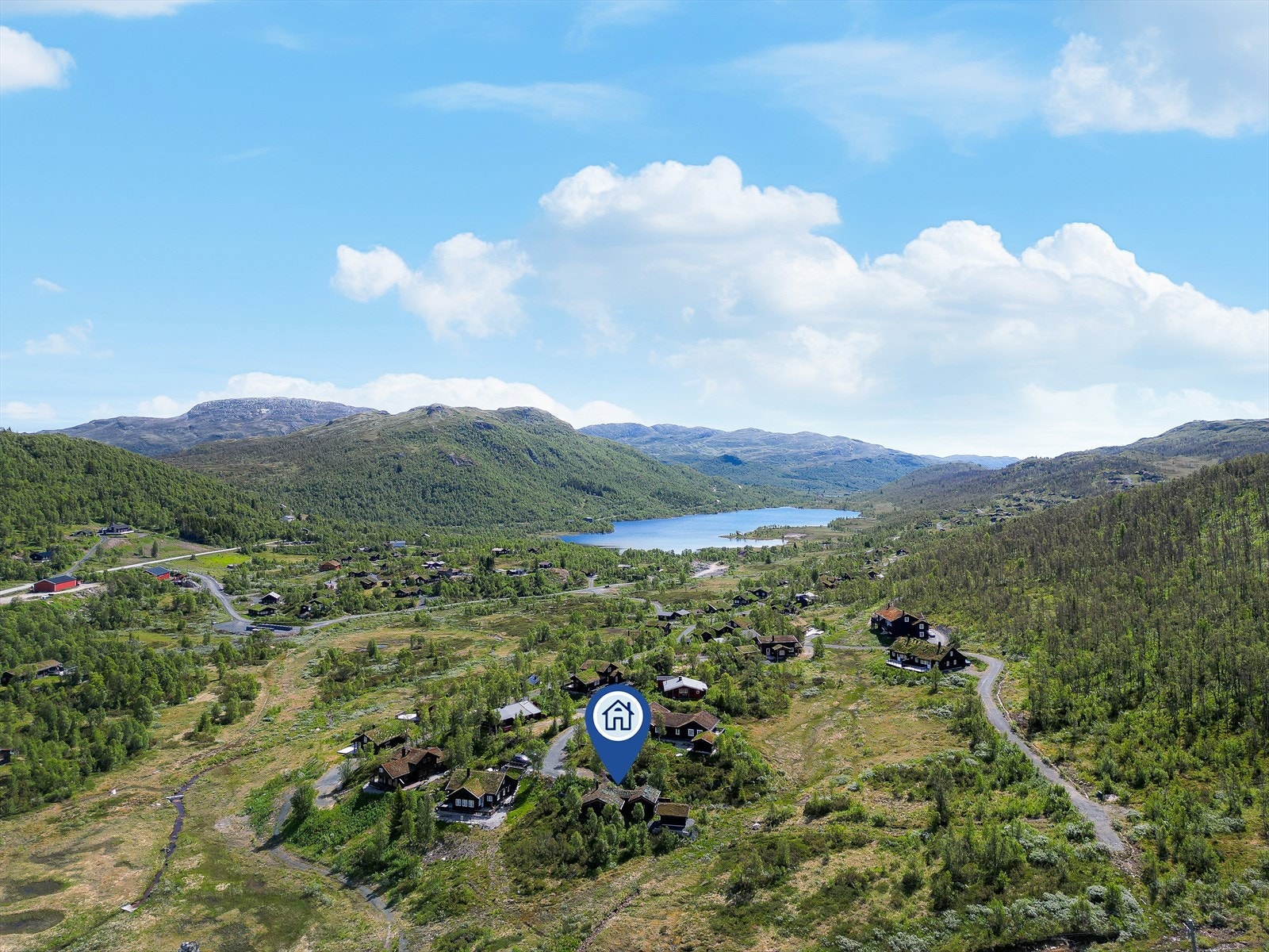 Her er det også milevis med preparerte skiløper gjennom hele vintersesongen, og løypenettet startet like ved hytta. Galleribilde