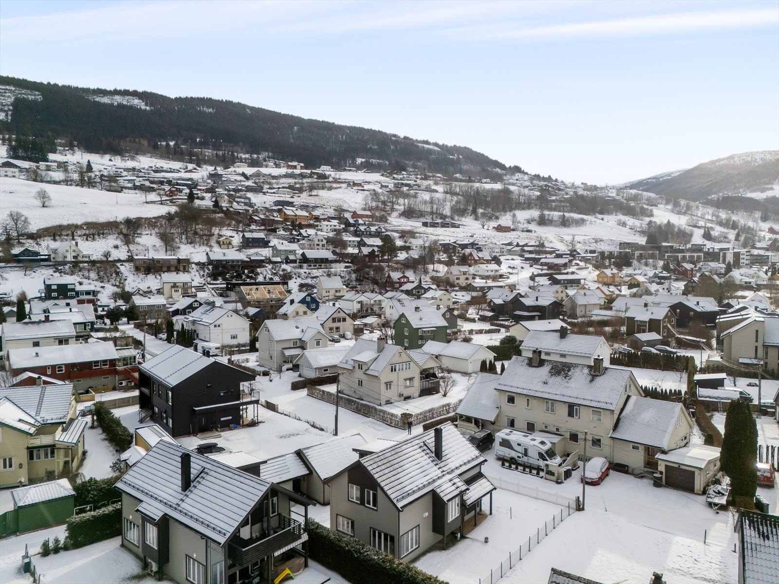 Har du spørsmål til boligen eller ønsker du visning? Kontakt megler på tlf. 98 23 96 56 eller e-post el@proaktiv.no. Galleribilde