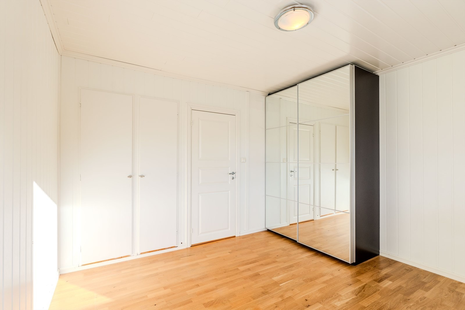 Soverom 1 - Renovert Galleribilde