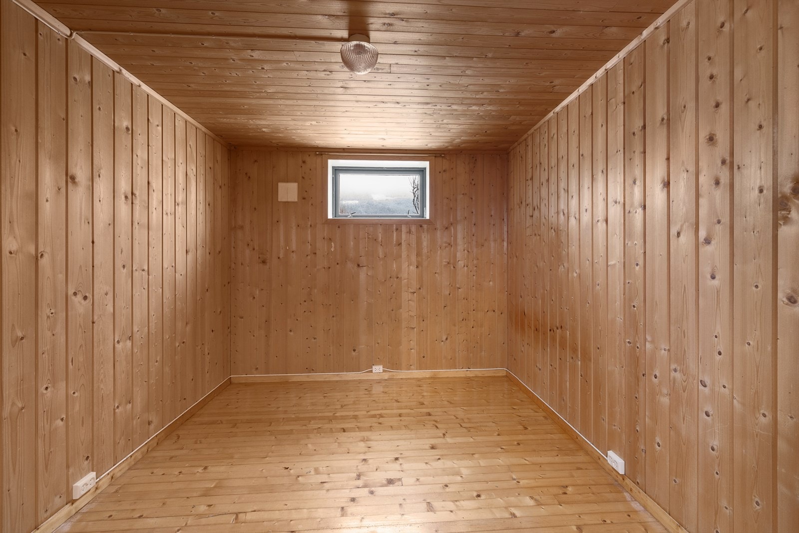 Rommene er godkjent som hobbyrom, klesrom og rom for "diverse". Galleribilde