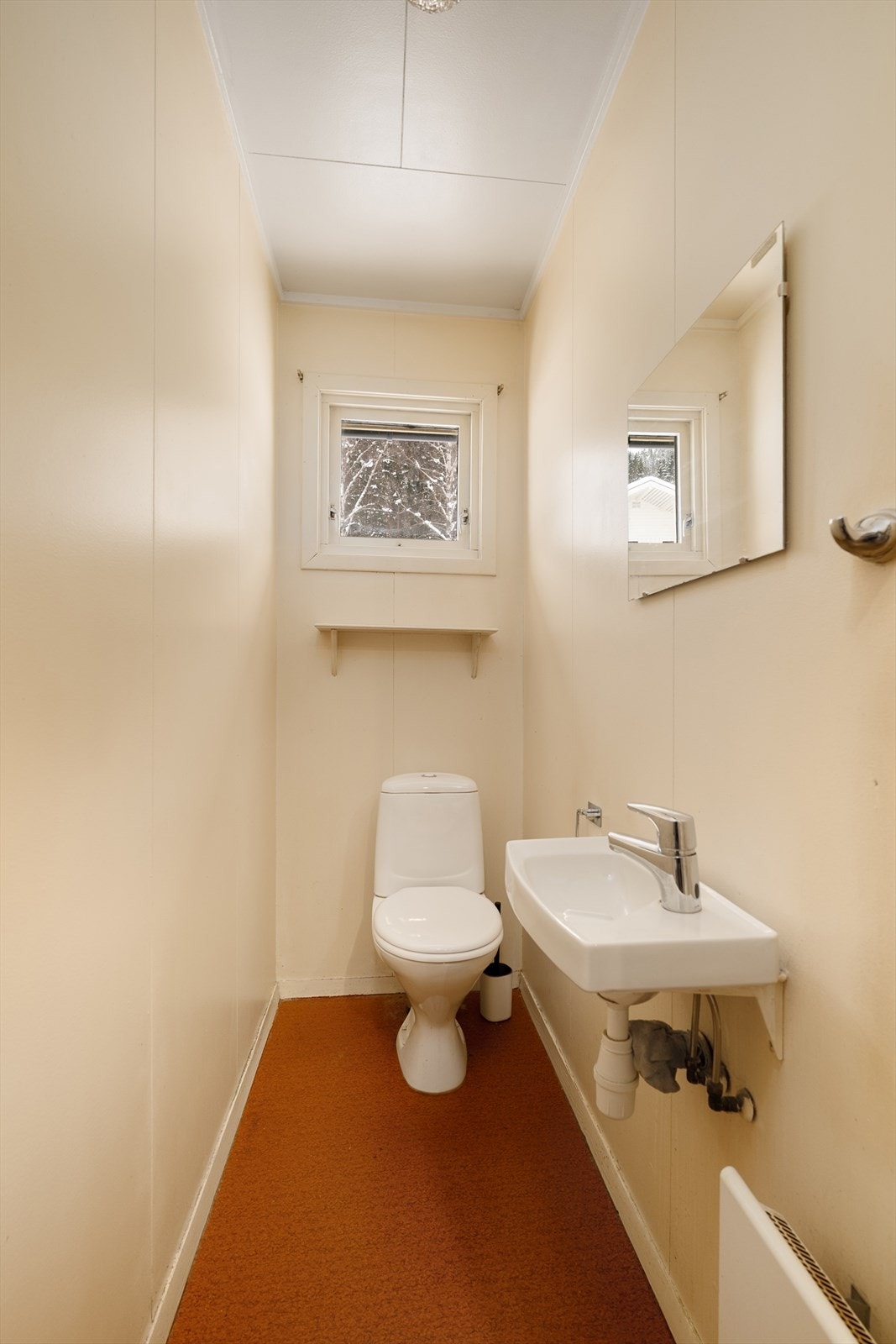 Praktisk separat toalettrom. Galleribilde