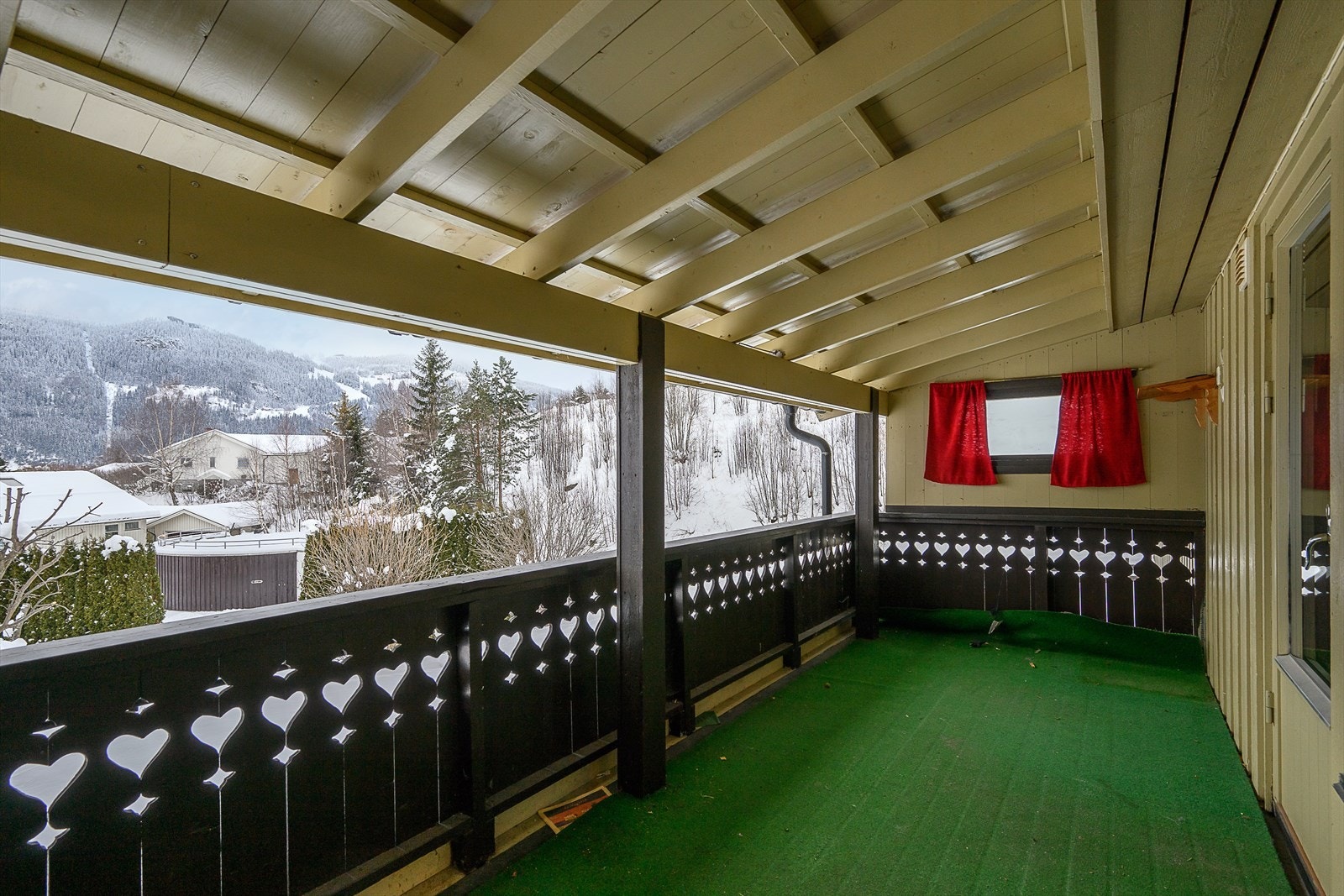 Gode møbleringsmuligheter på terrassen. Galleribilde