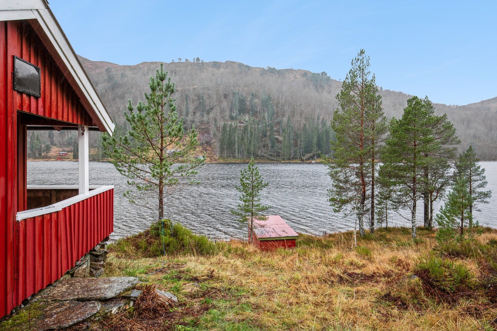 Naturtomt med enkel adkomst og rolige omgivelser - et sted for ro, stillhet og ekte hyttestemning. Galleribilde