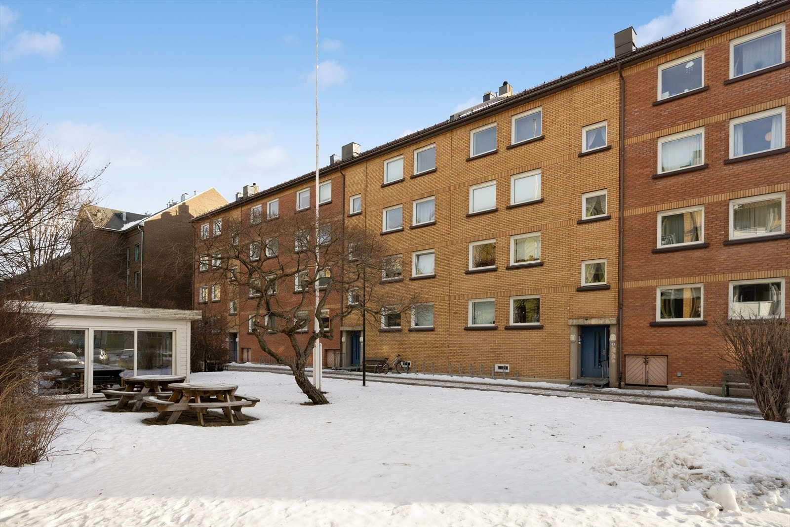 Borettslaget har pent opparbeidede utearealer. Galleribilde