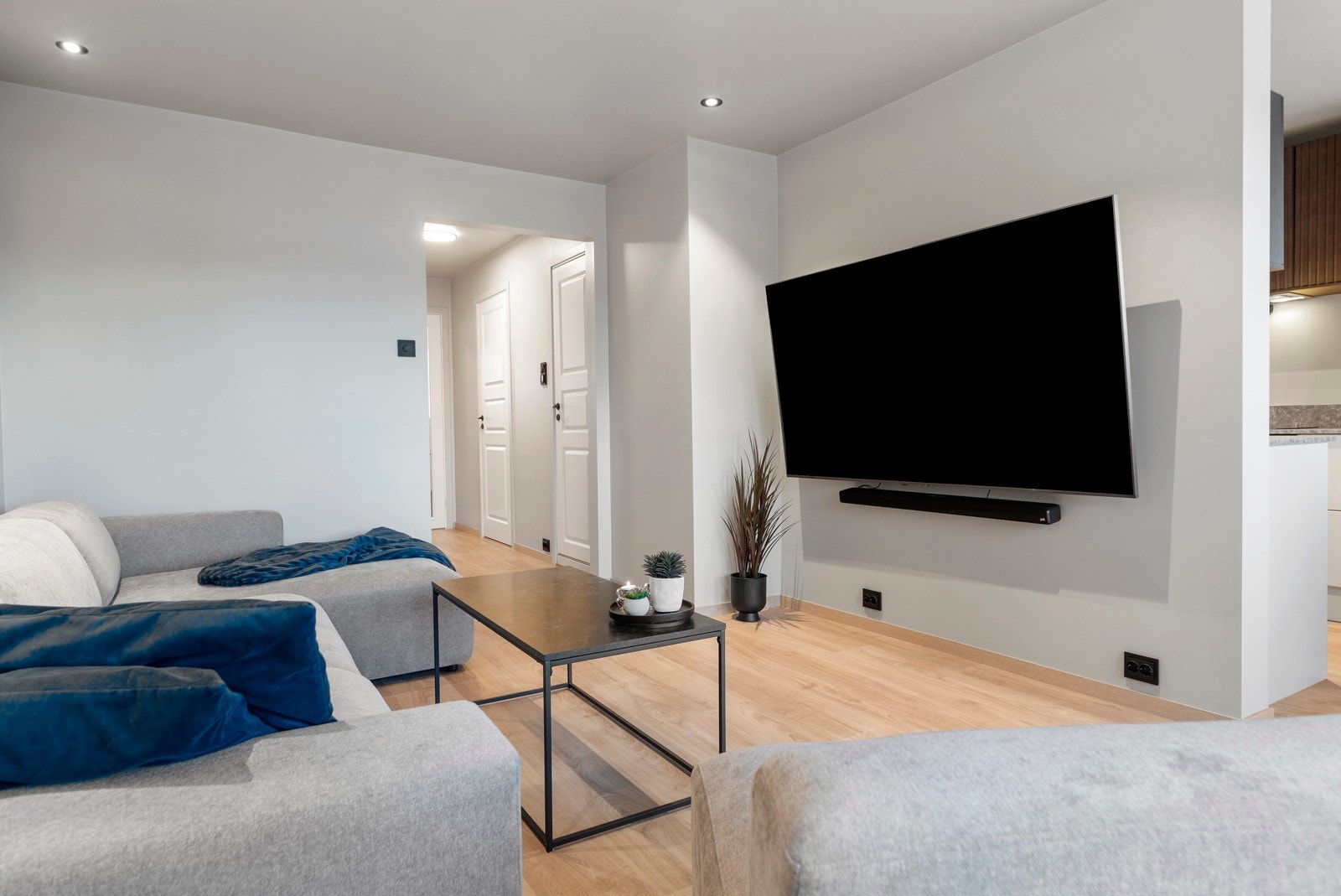 Det er installert downlights med dimmefunksjon i flere rom. Galleribilde