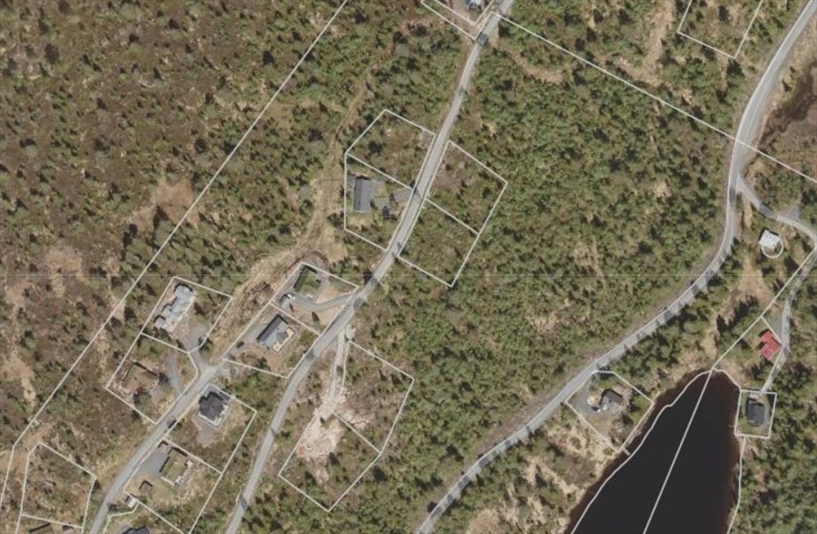 Fritidstomt beliggende i Rajekollen hyttegrenda på Skollenborg, i Kongsberg kommune. Utsnitt fra Google maps. Galleribilde