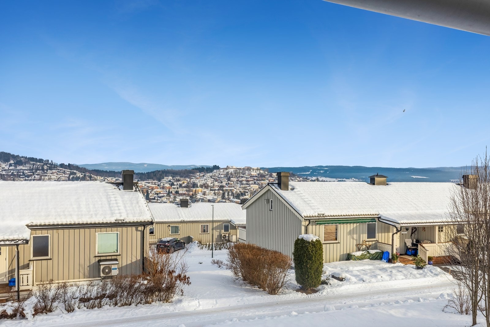 Det er fine turmuligheter i nærområdet, med nærhet til skog og mark. Galleribilde