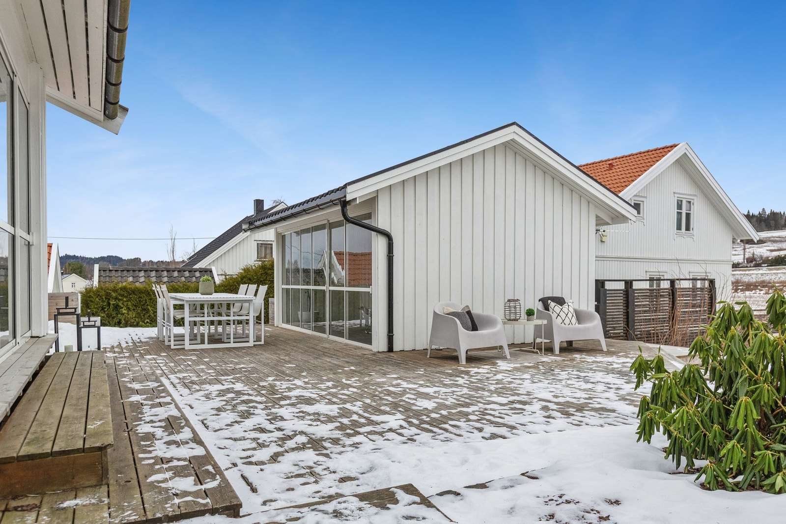 Hagestuen har en isolert bod Galleribilde