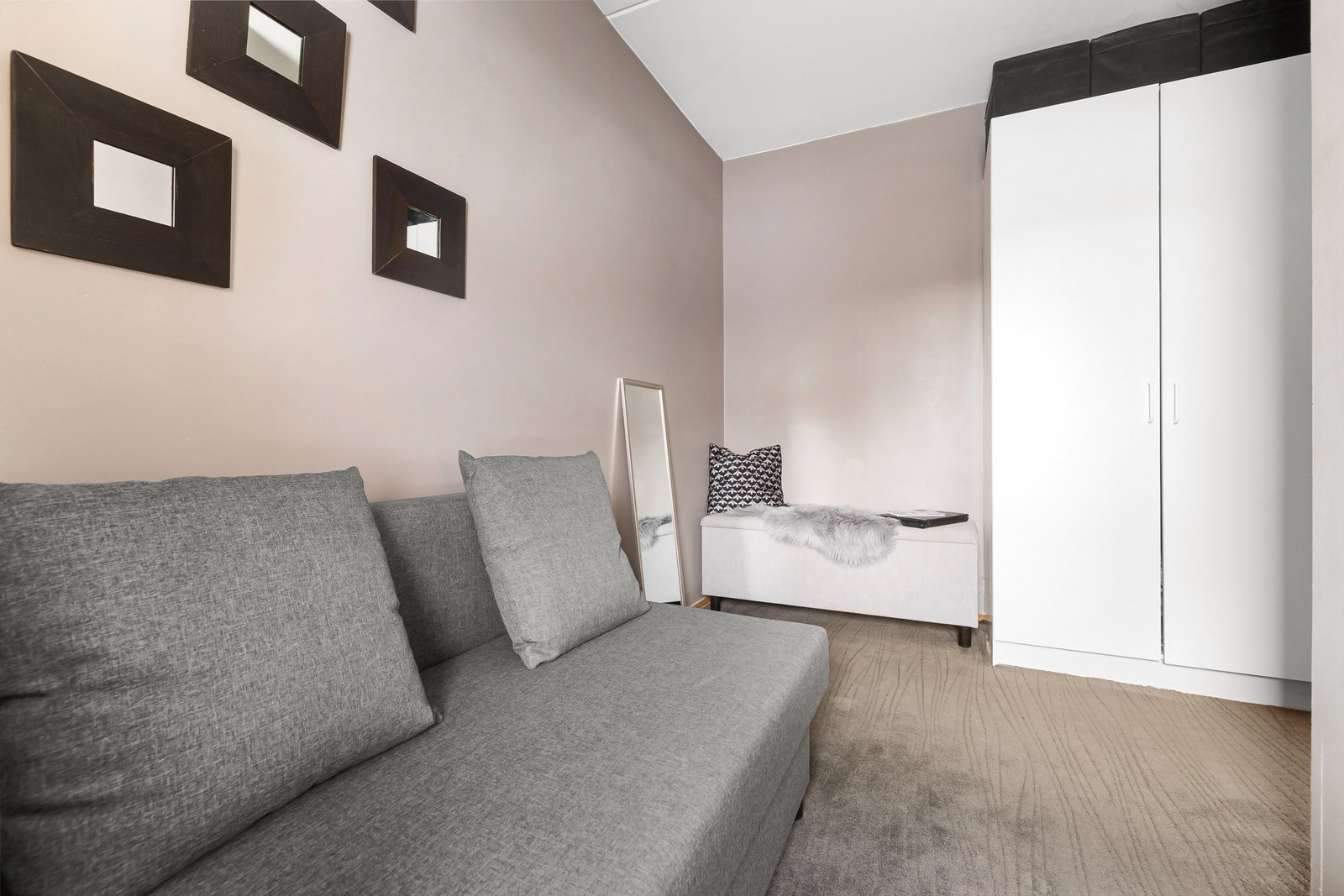 Rommene seg like godt som både barnerom, gjesterom eller kanskje kontor? Galleribilde