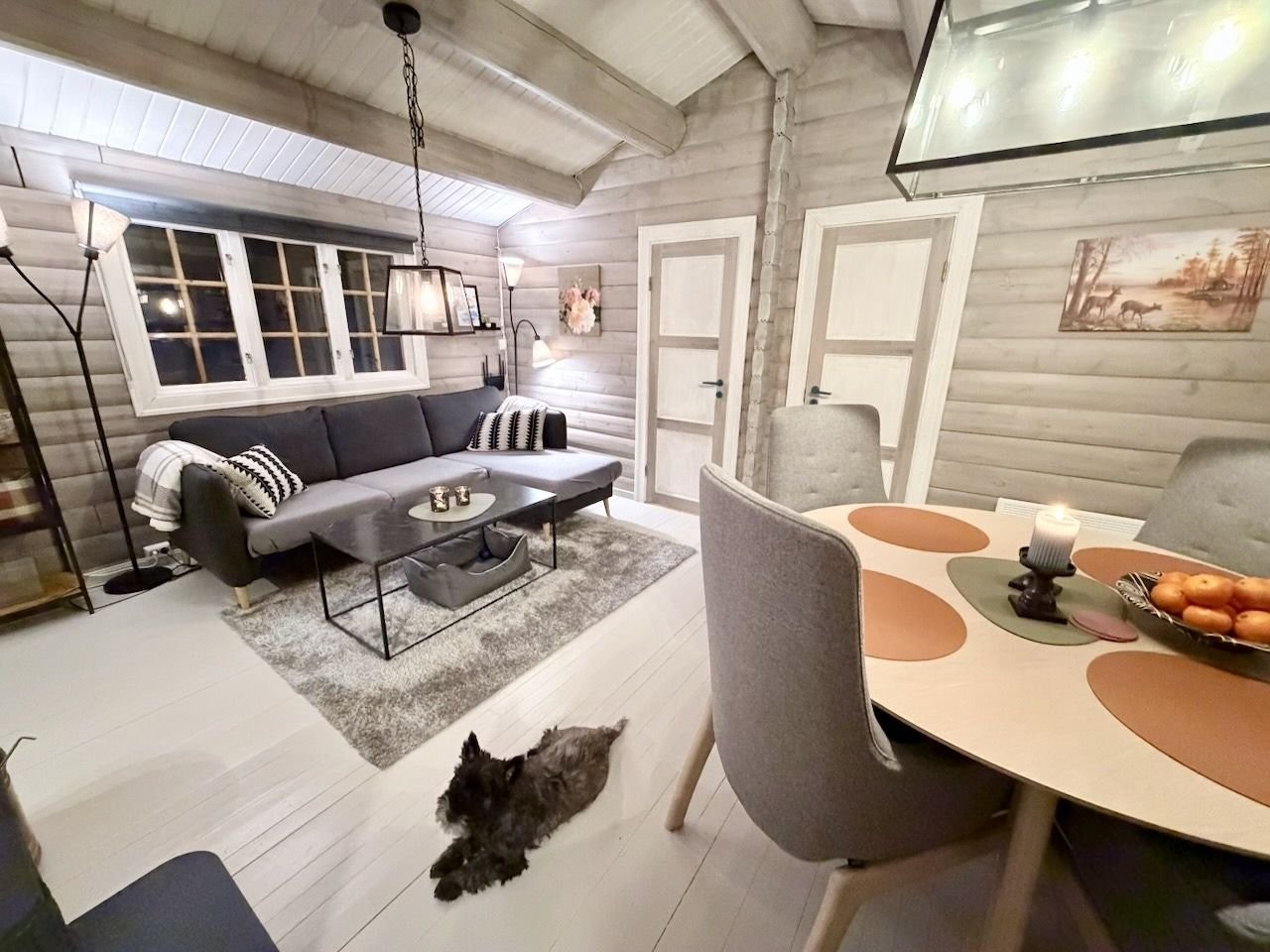 Lys og trivelig stue. Galleribilde