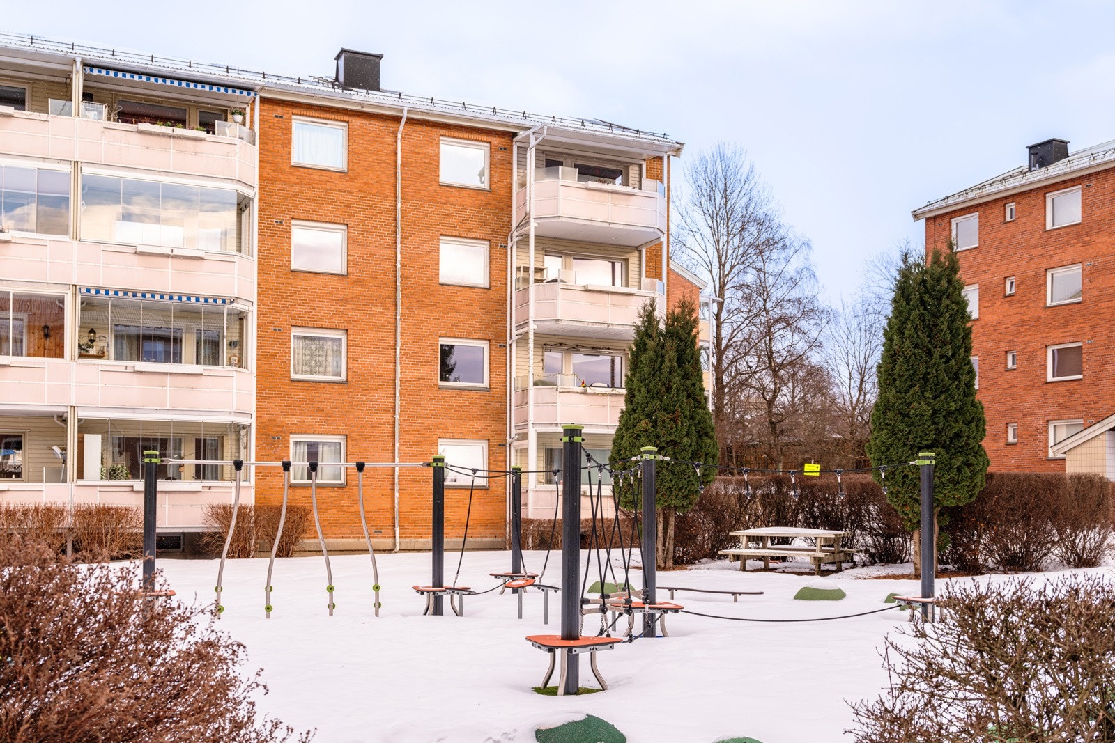 Her bor du i et attraktivt nabolag med grønne omgivelser. Galleribilde