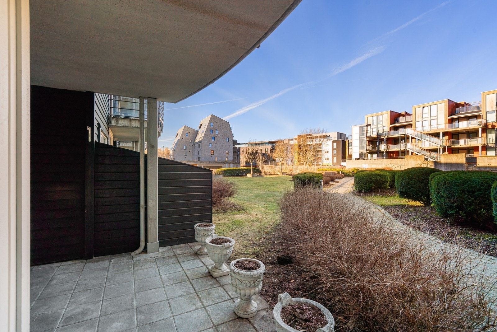 Balkong med overbygg og gode solforhold Galleribilde