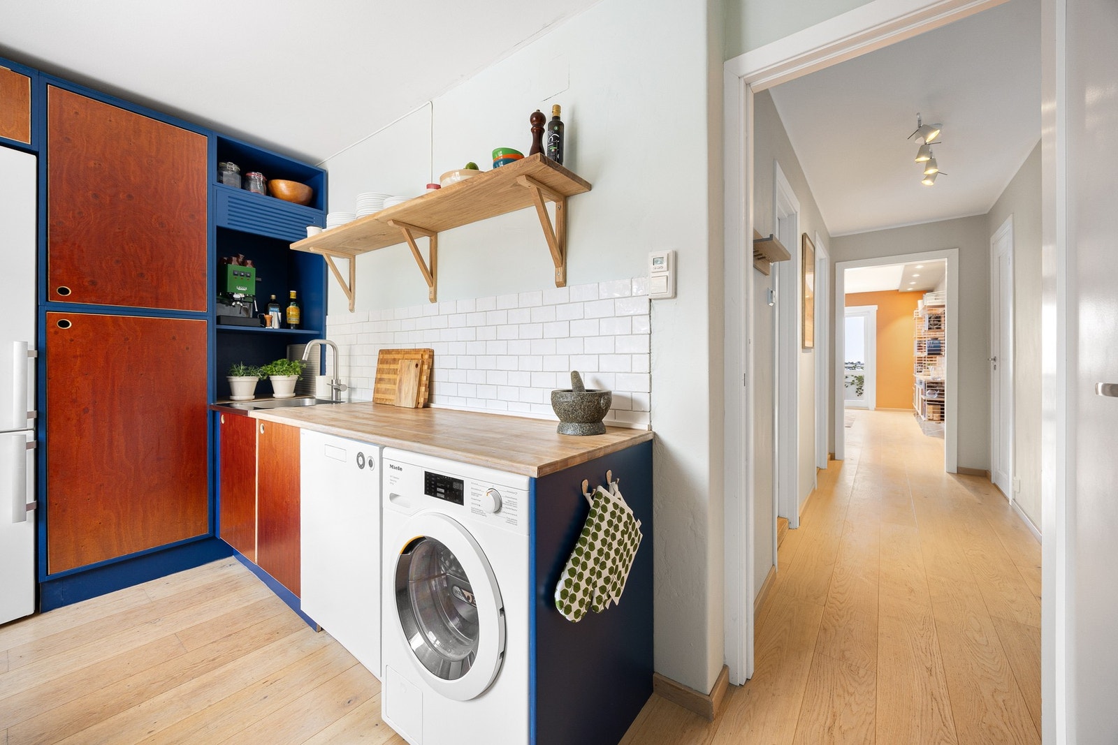 Opplegg for oppvaskmaskin og vaskemaskin. Galleribilde