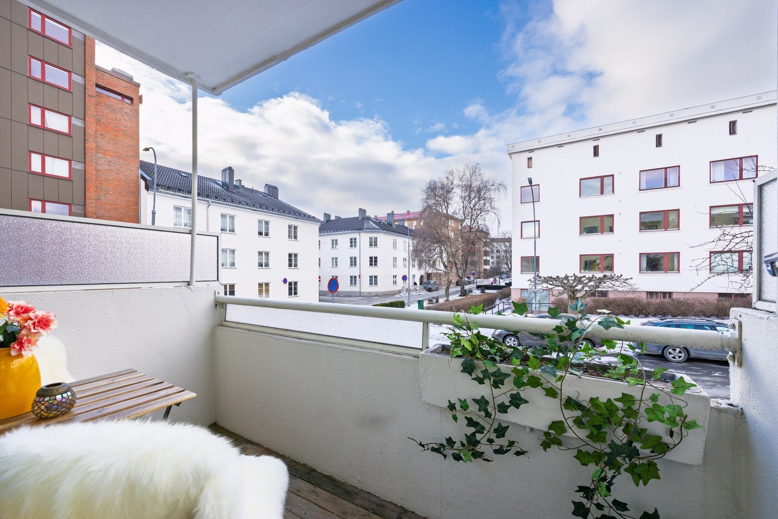 Romslig og flott 4-roms endeleilighet med vestvendt balkong på ca 4 m². Galleribilde