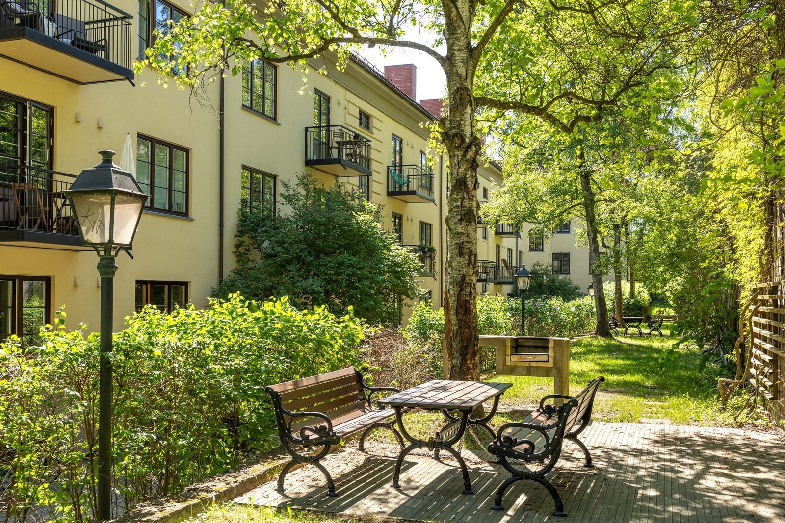 Frodige, idylliske felles uteområder. Galleribilde