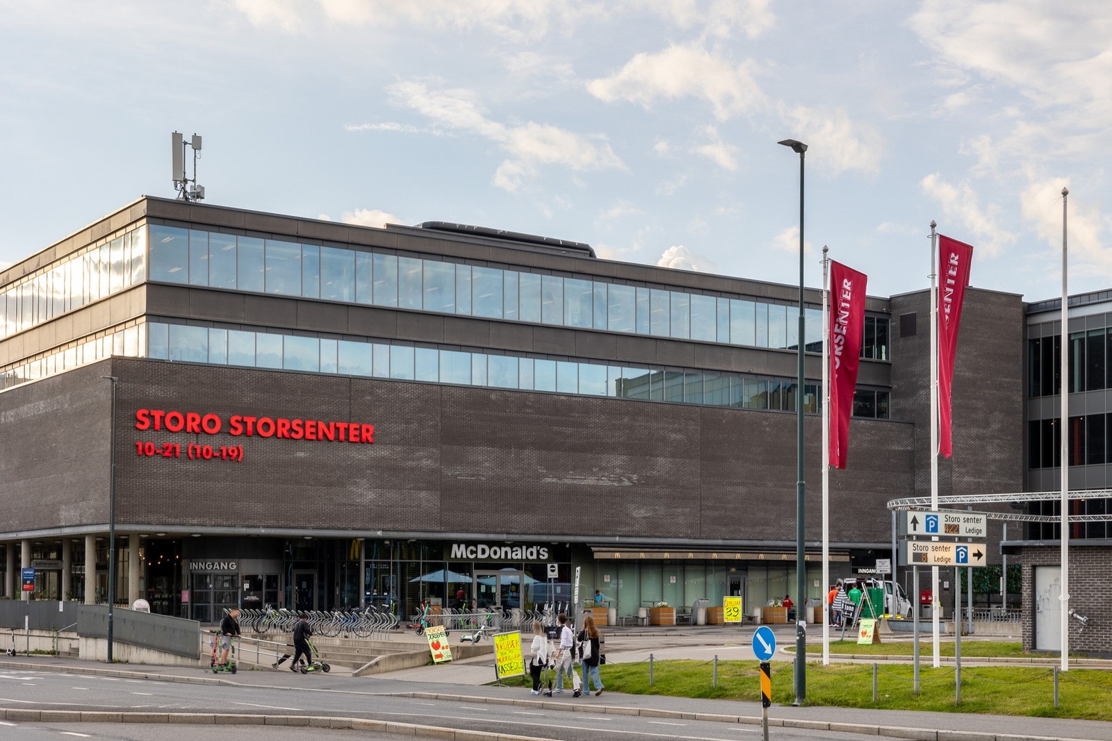 Kort vei til populære Storo Storsenter. Galleribilde