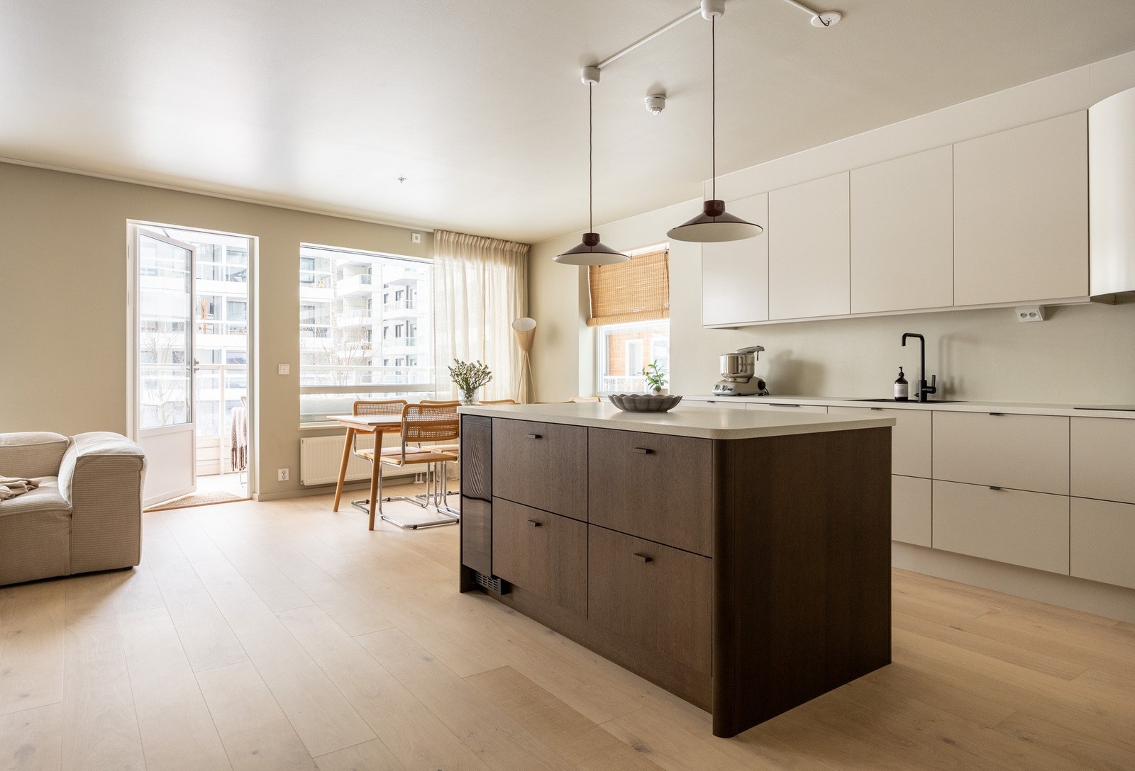 Perfekt beliggenhet for deg som ønsker å bo sentralt samt tilbaketrukket nær marka. Galleribilde