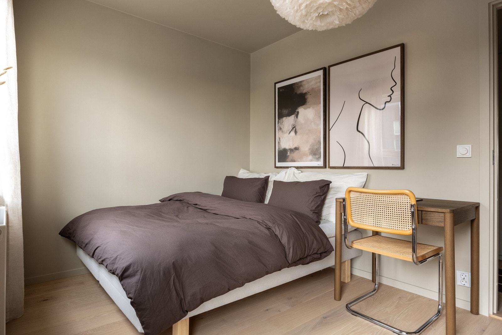 Leilighetens andre soverom med romslig plass. Galleribilde