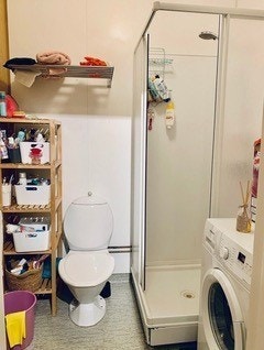 Bad med opplegg til vaskemaskin Galleribilde