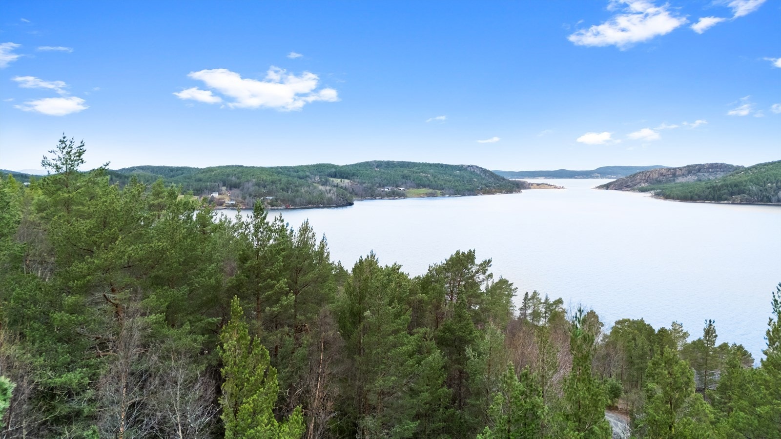 Solforholdene er gode, og her kan man nyte solen til sent på kvelden på sommerstid. Galleribilde