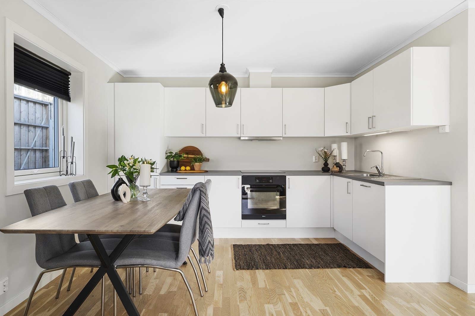 Velkommen til en nyere (2021) tomannsbolig med alle fasiliteter på et plan Galleribilde