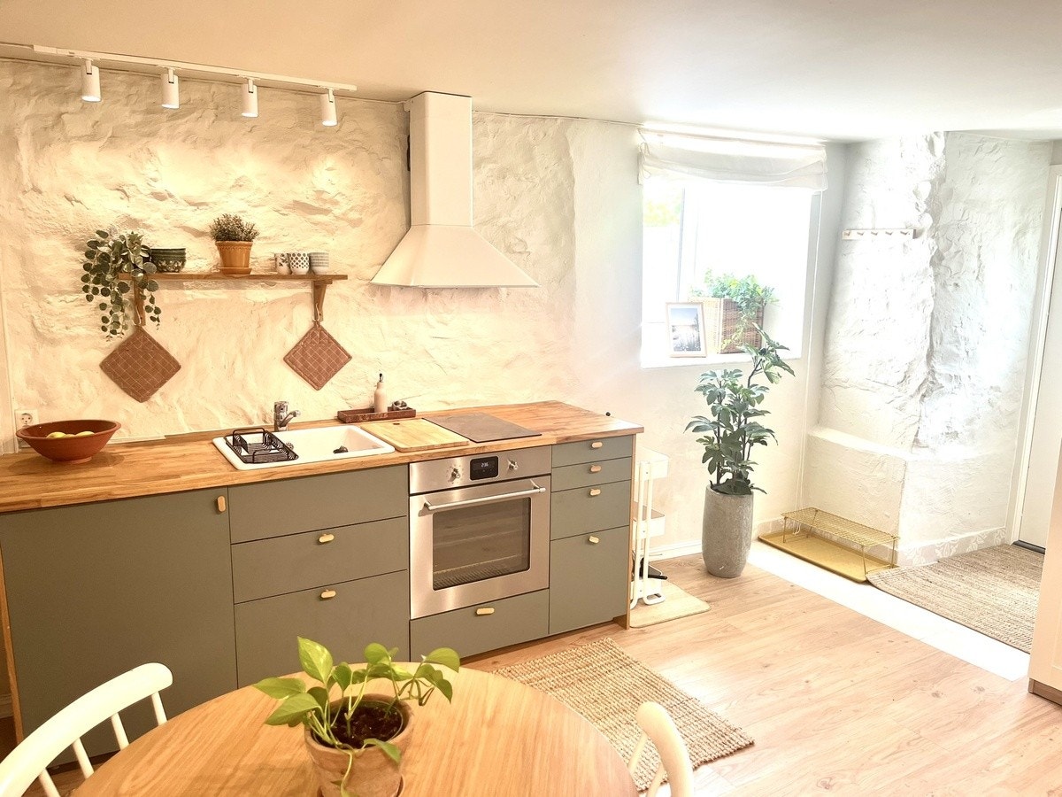 Kjøkken mot inngangsparti Galleribilde