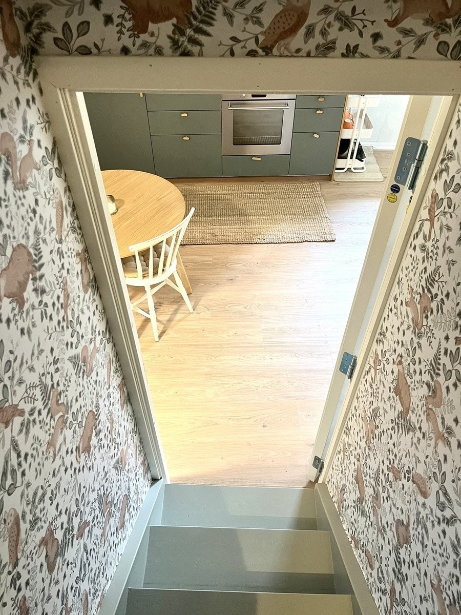 Leietaker disponerer trapperom som egen bod Galleribilde