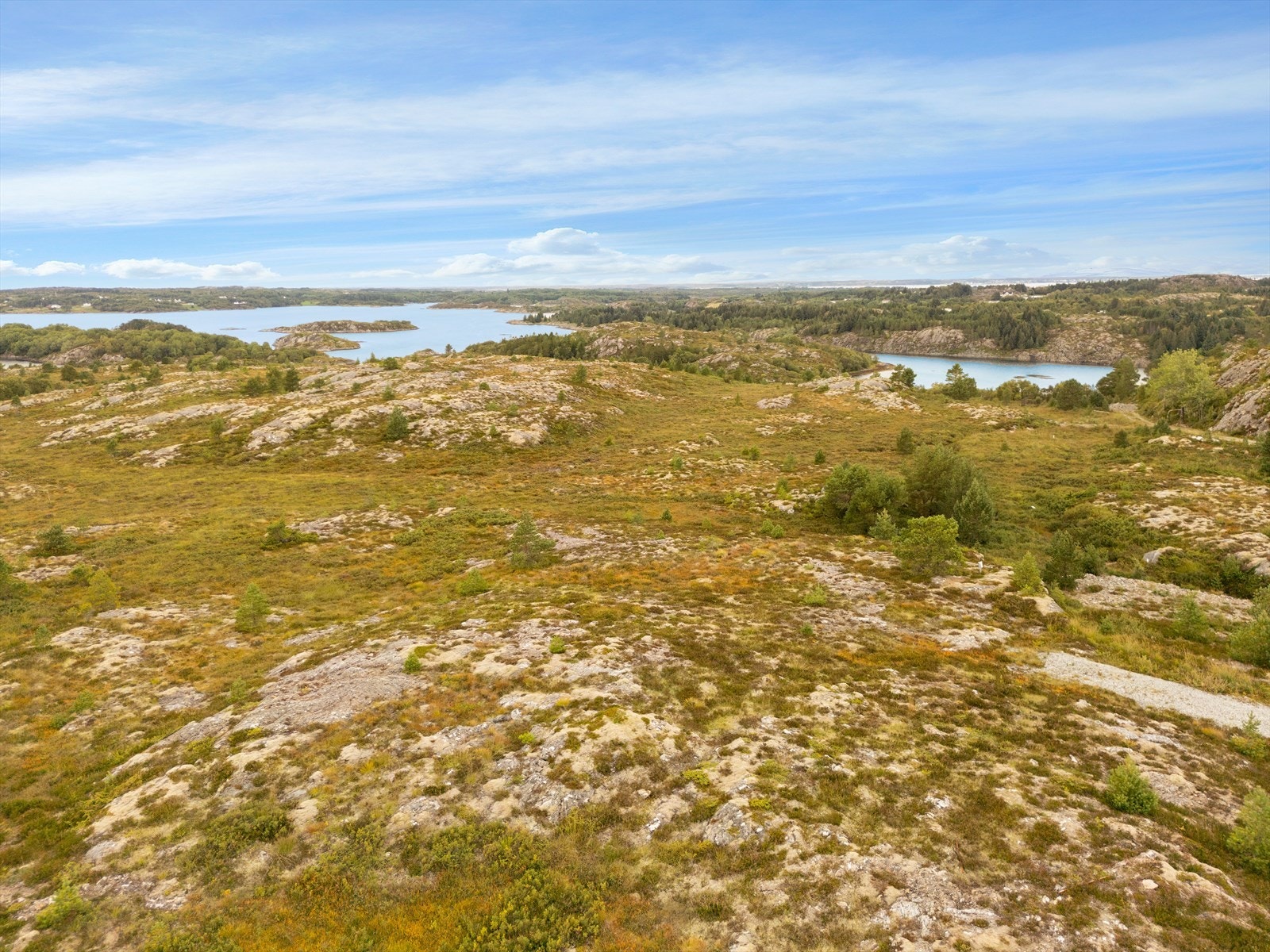 Tomta strekker seg over hele 765 m². Galleribilde