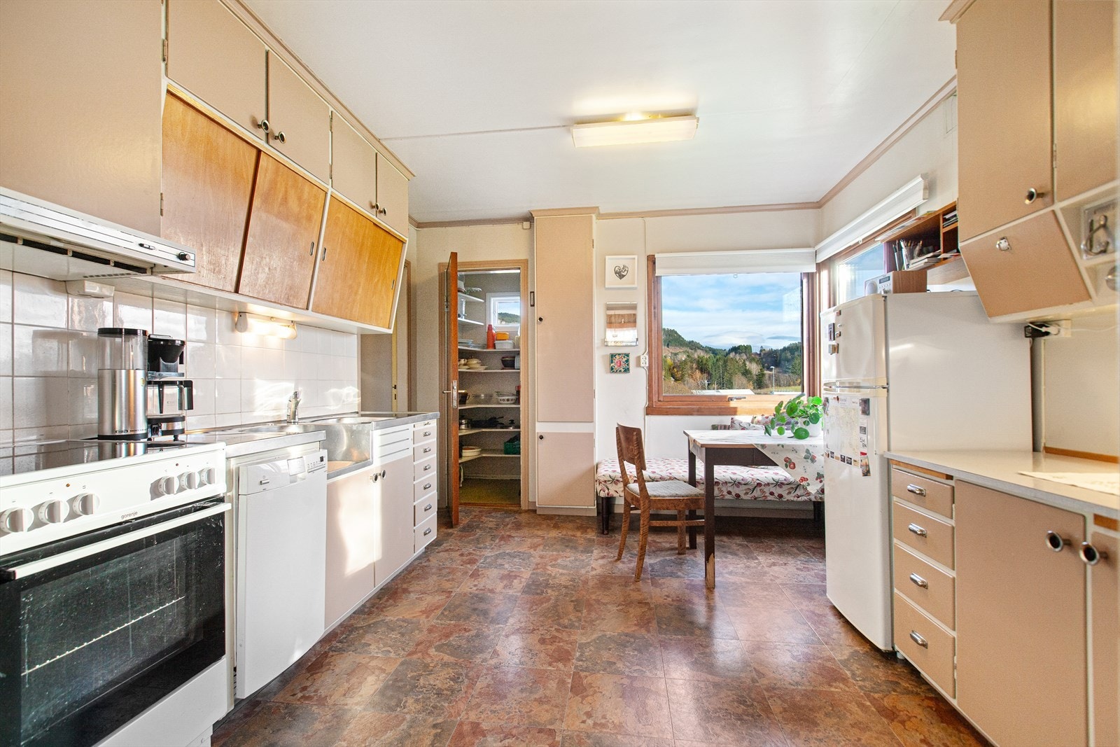 Kjøkkenet er på 13m², samt en matbod 1,5m². Galleribilde