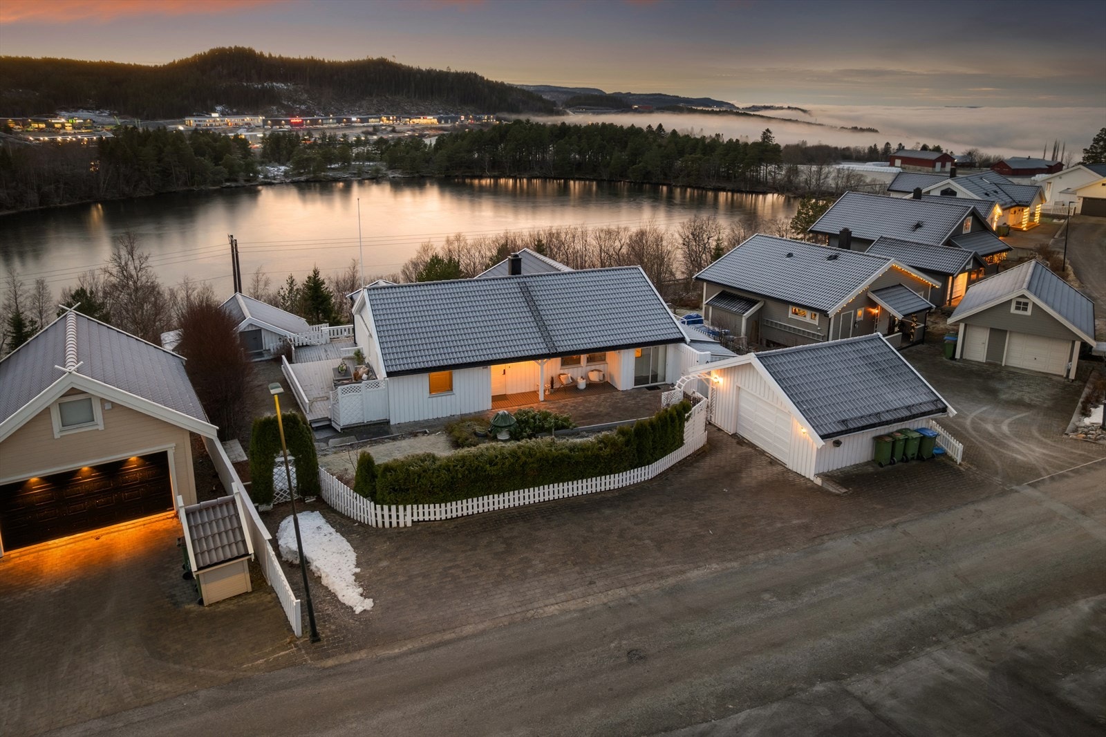 Heimdal Eiendomsmegling v/ Håvard Malm ønsker velkommen til Svehøgda 158! Foto: Jens Martin Nervik. Galleribilde