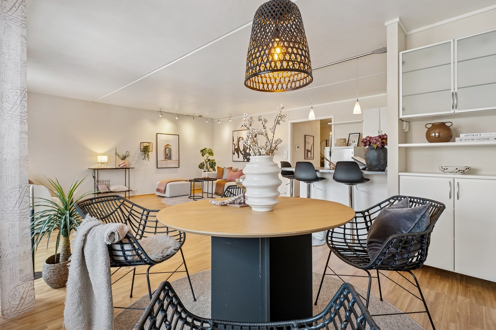 Her er det god plass for hyggelige måltider med familie og venner. Galleribilde