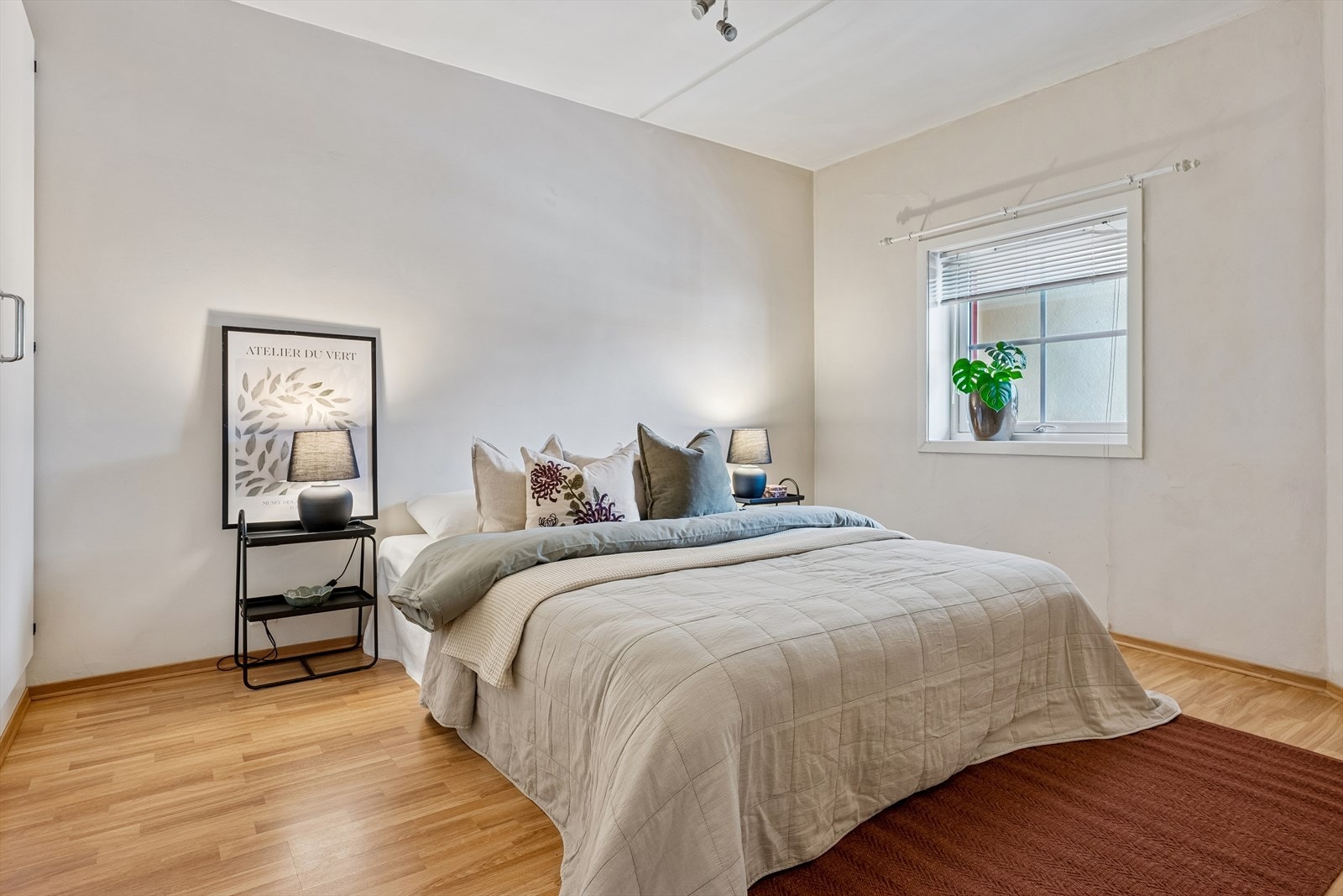 Hovedsoverommet har god plass til dobbeltseng og garderobeløsning. Galleribilde