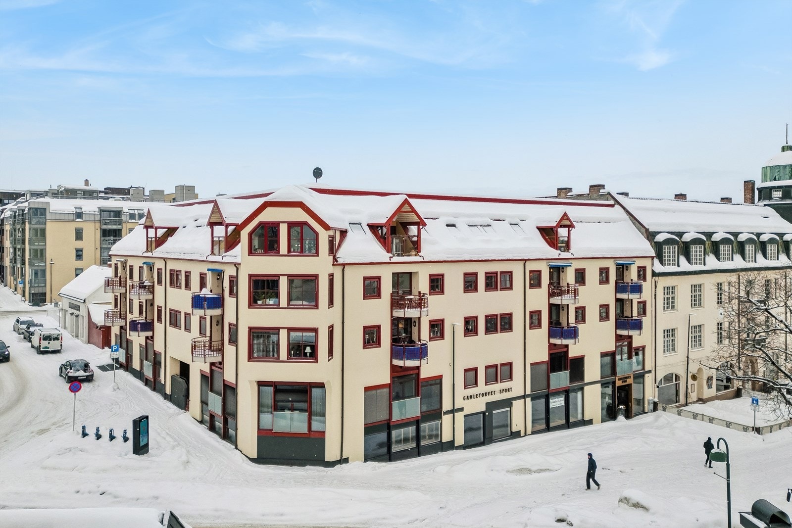 Med bussholdeplass kun ett minutt unna er kollektivtilbudet svært godt. Galleribilde