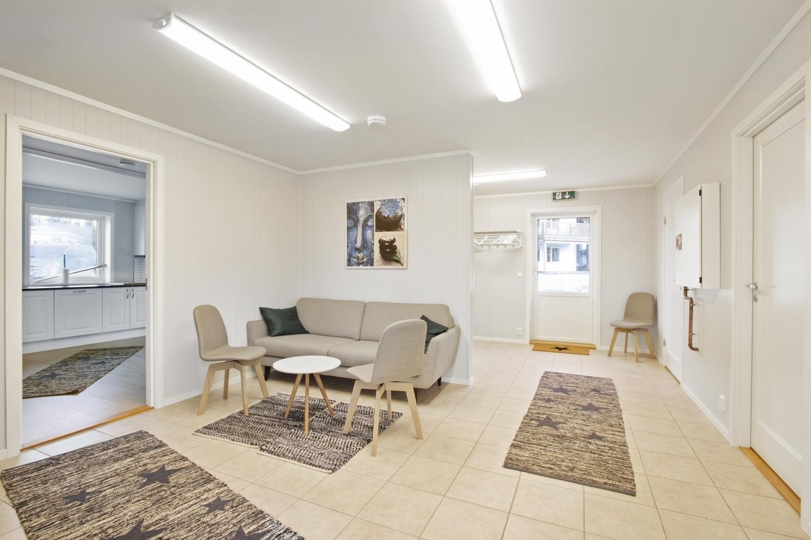 Hall og kjøkken i selskapslokalet Galleribilde