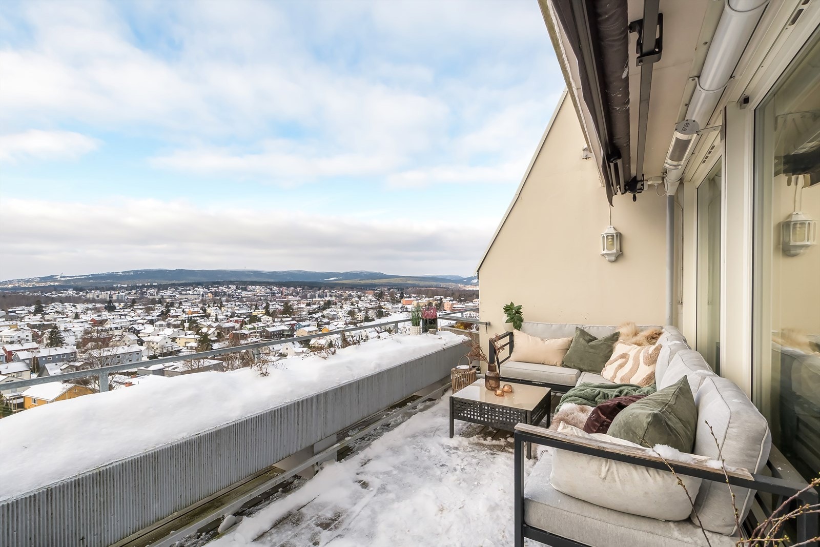 Uteplassen er vestvendt og på hele 11 kvm. Galleribilde