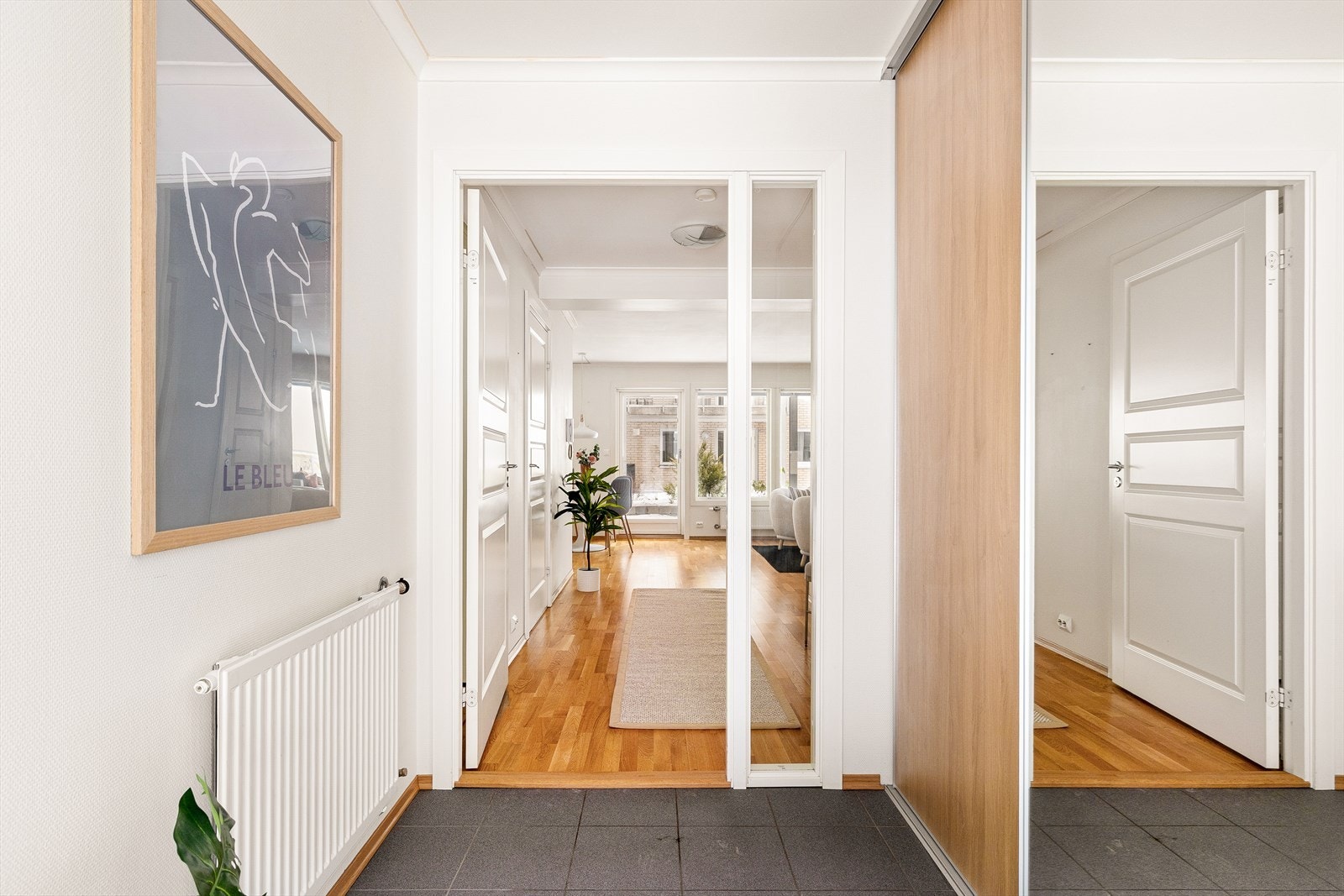 Som gjør det enkelt å holde orden i inngangspartiet. Galleribilde