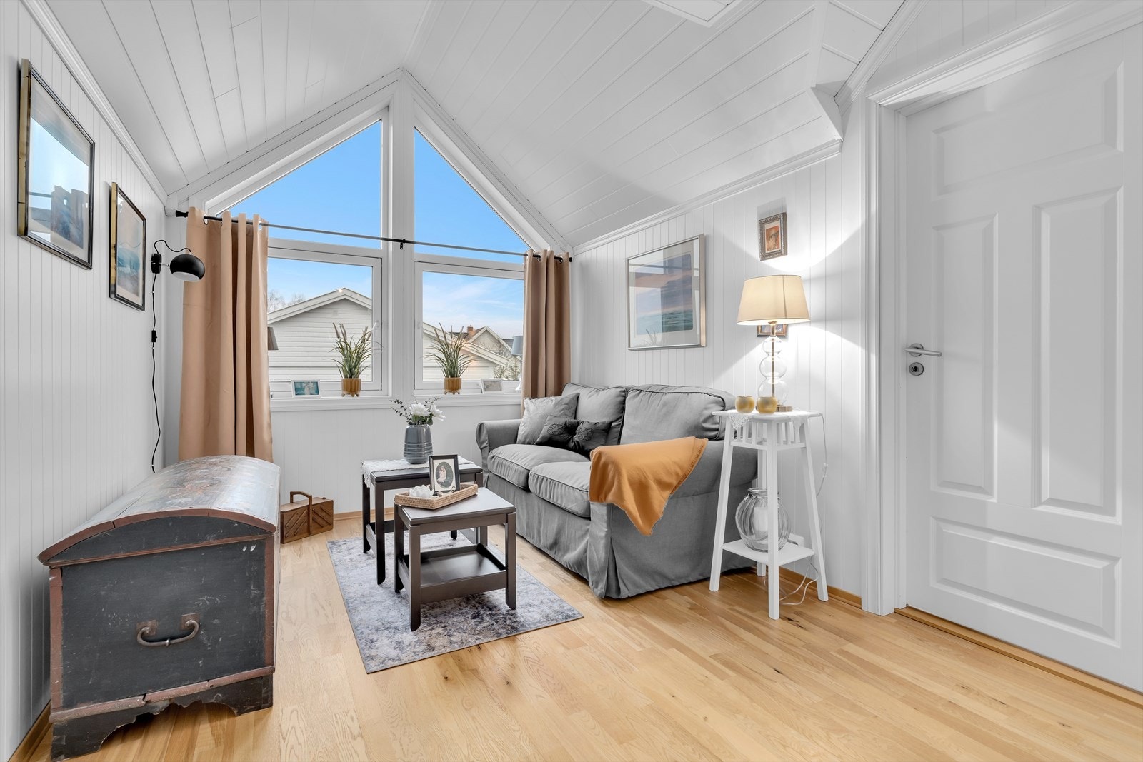 Det er god plass til sofa og ekstra møblering. Galleribilde