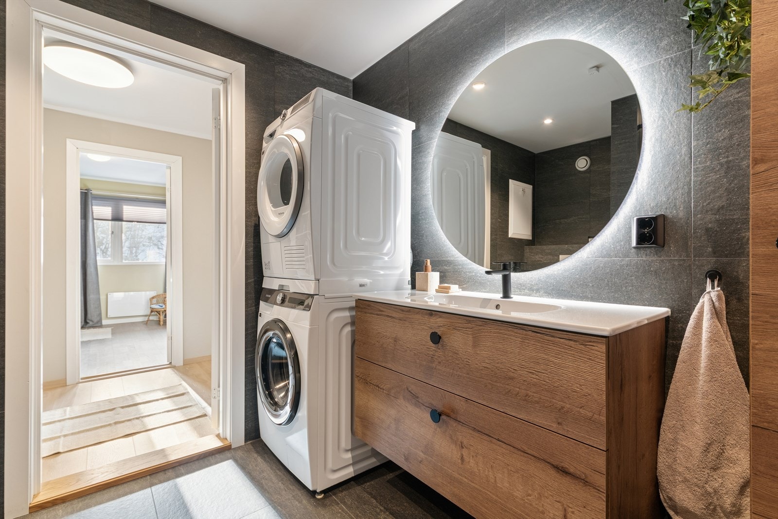 Praktisk opplegg for vaskesøyle gjør hverdagen ekstra effektiv. Galleribilde