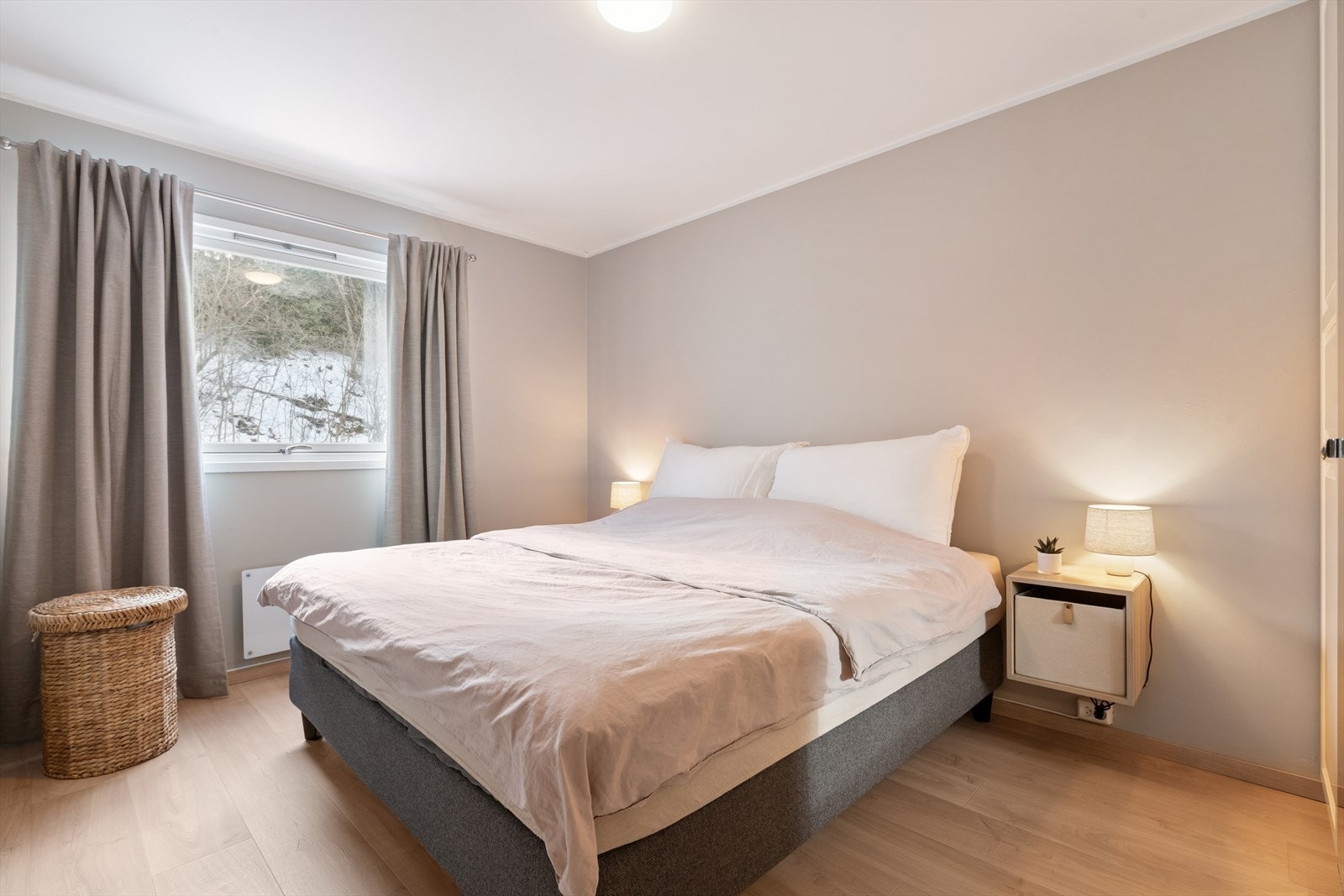 Hovedsoverommet har en rolig, behagelig fargepalett. Galleribilde