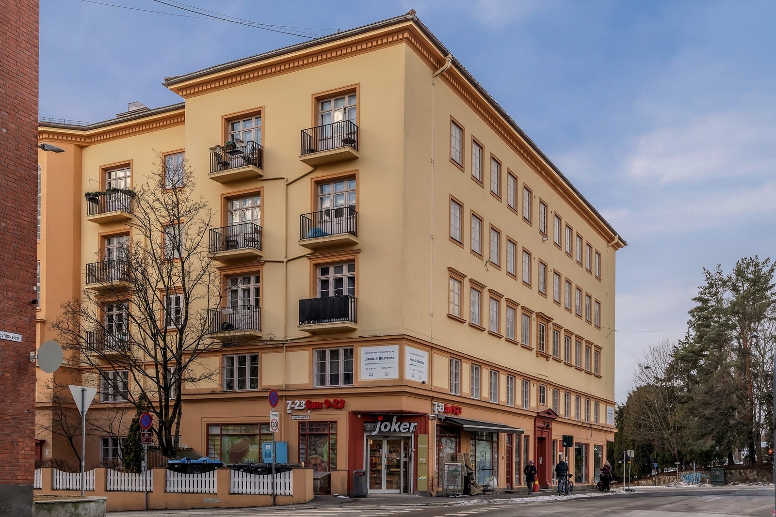 Ullevålsveien 113B ligger i et attraktivt og veletablert boligområde på Adamstuen/Fagerborg, preget av klassisk bygårdsbebyggelse. Bilder av Isnitt v/Nadia Frantsen. Galleribilde