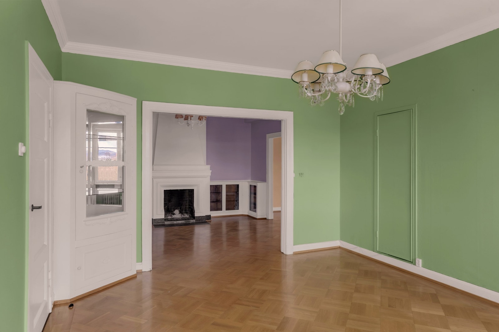 Leiligheten har behov for noe modernisering, men oppleves som lys og velholdt. Galleribilde