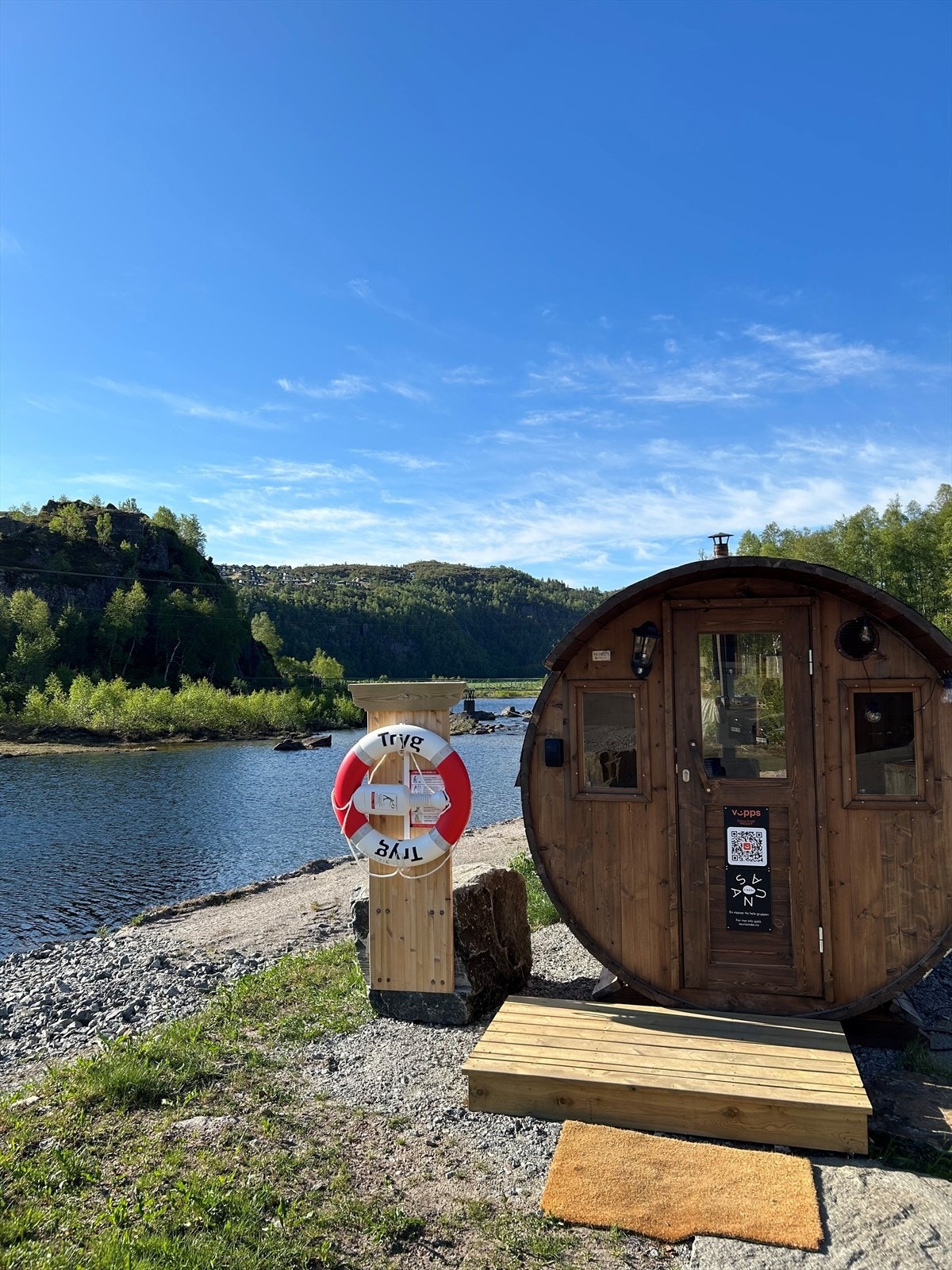 Sirdal Sauna, like bortenfor hytten, bak Hekta bakeri. Bilde tatt av selger. Galleribilde