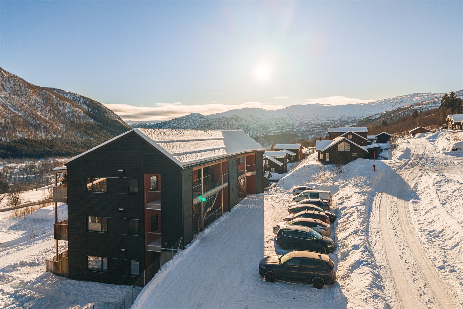 Felles parkeringsplass utendørs Galleribilde