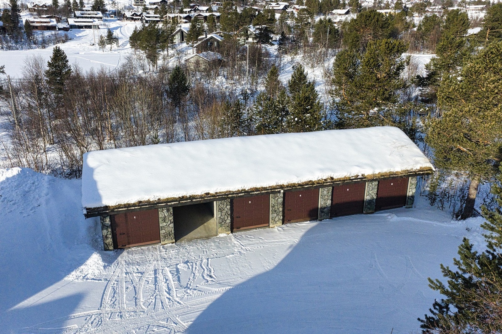 Fasadebilde av garasje Galleribilde