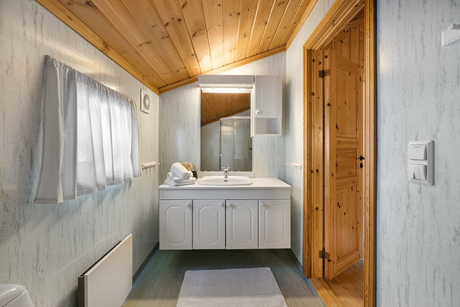 Servant med over og underskap Galleribilde