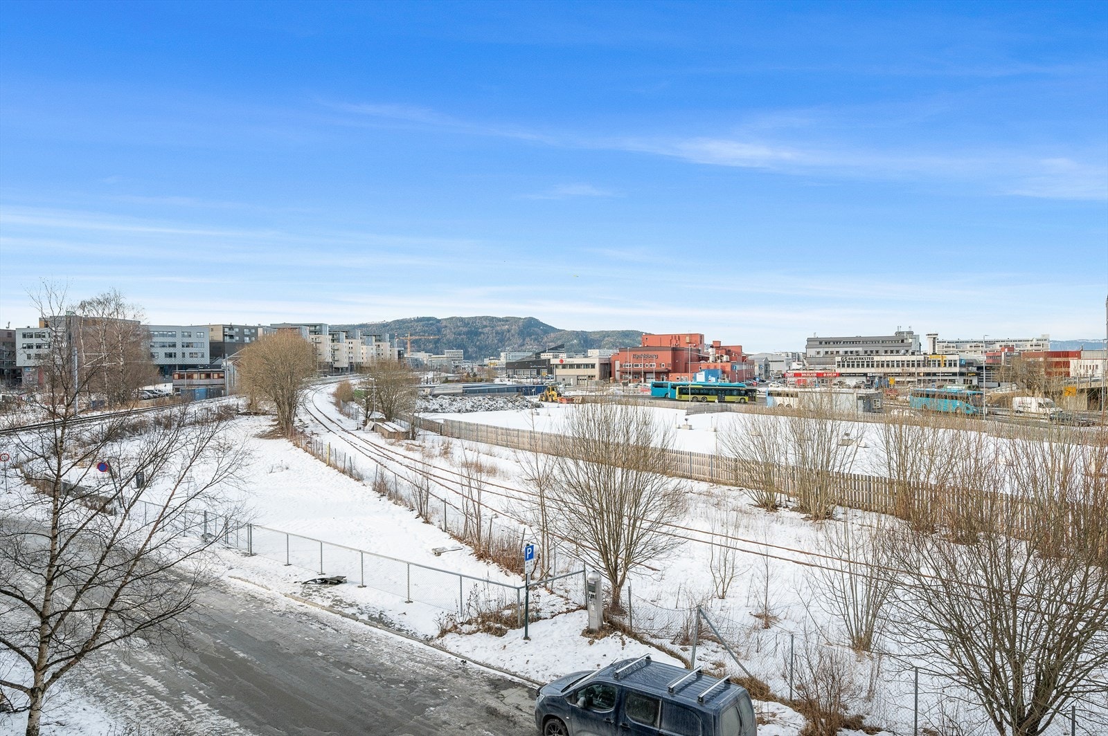 Her bor du midt mellom Solsiden og Lade med "alt" av servicefasiliteter og herlige rekreasjonsområder! Galleribilde