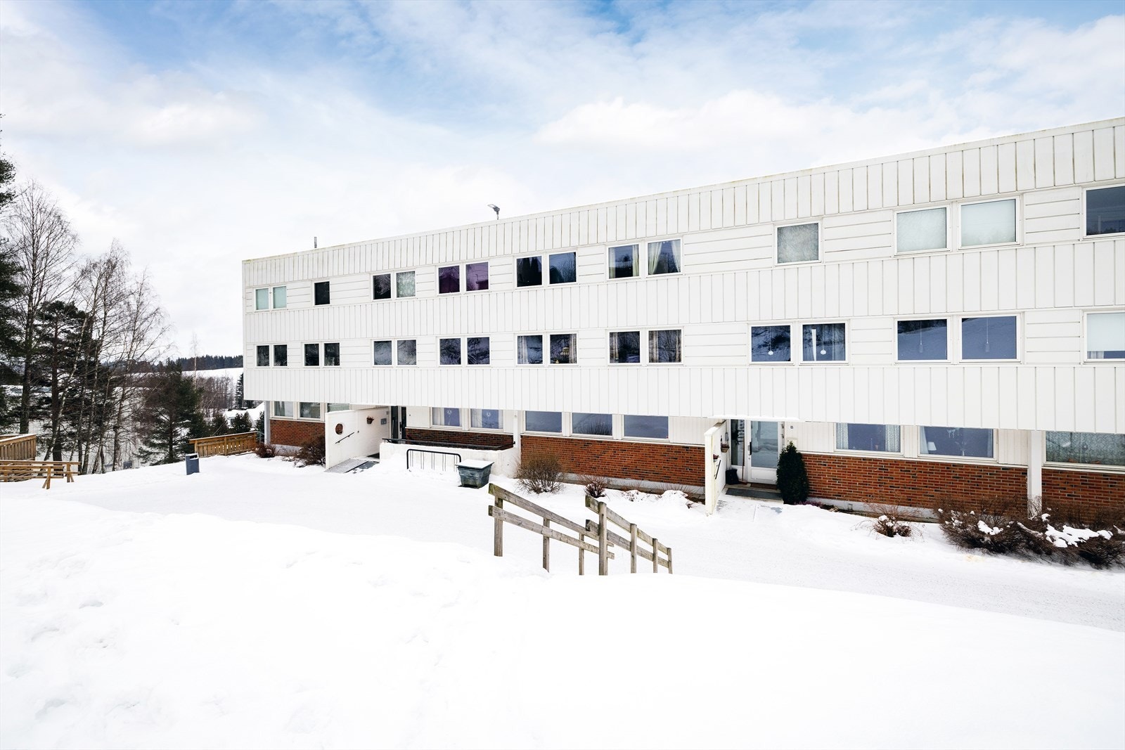 Leiligheten ligger i et veletablert og rolig borettslag i Heradsbygda. Galleribilde