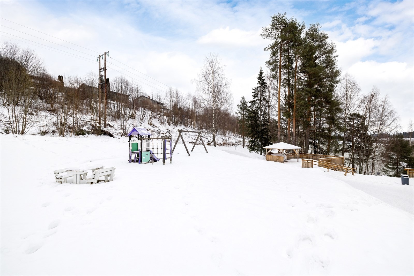 Fine turområder og lekeplasser rett utenfor døren, ideelt for barnefamilier. Galleribilde
